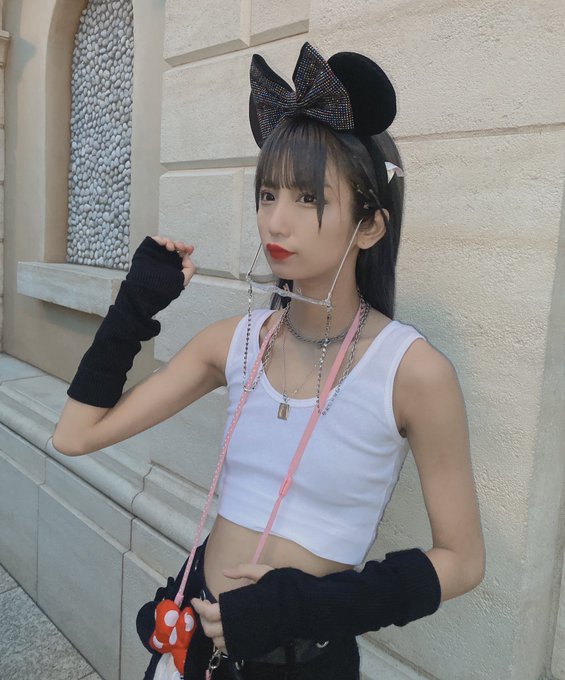 【画像あり】Twitter貧乳女子「貧乳最高だよ！皆も貧乳好きになろ？」