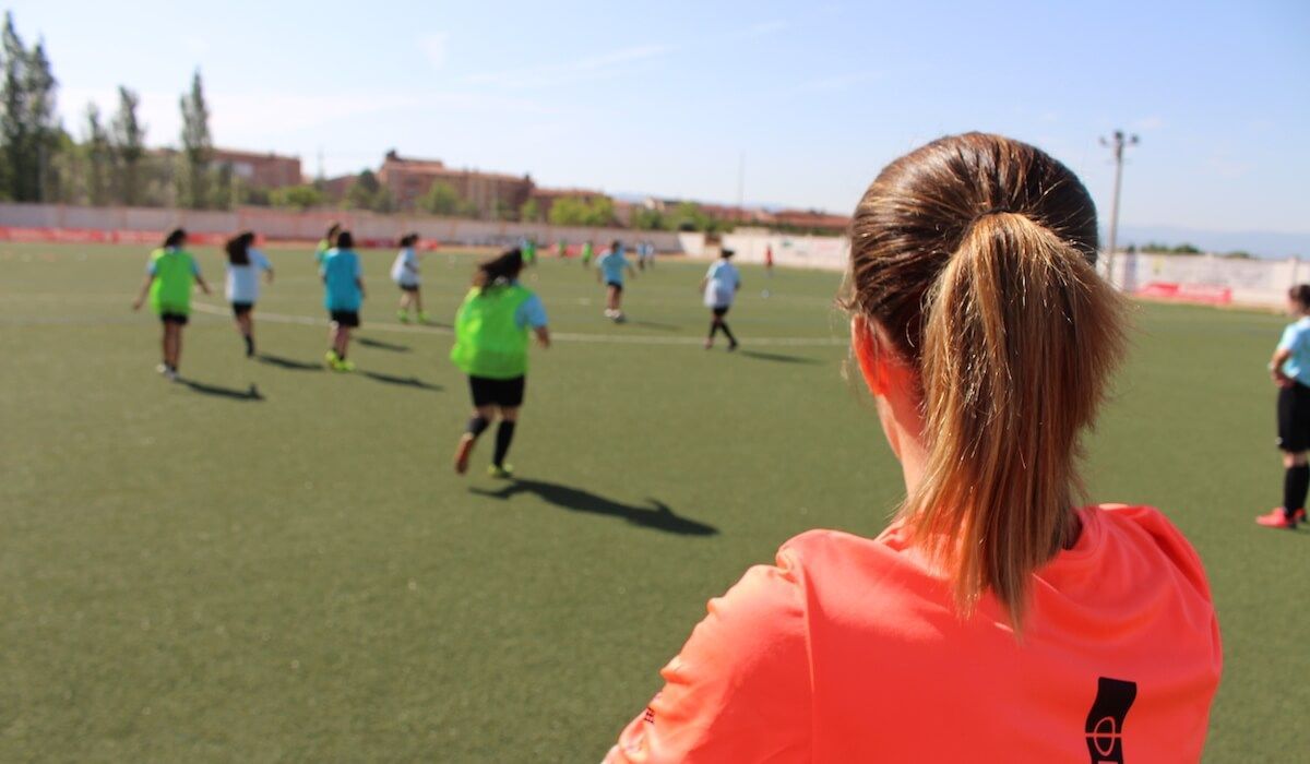 #Futbol | El IV Campus Andrea Esteban de fútbol femenino abre sus inscripciones vía <a href="/VisibilitasCom/">VisibilitasCom</a> buff.ly/3hGkx94
<a href="/EscuelaTeruelF/">EscuelaAtTeruelFEM</a> <a href="/andreaesteban10/">Andrea Esteban</a> #futfem #campus #deportefemenino