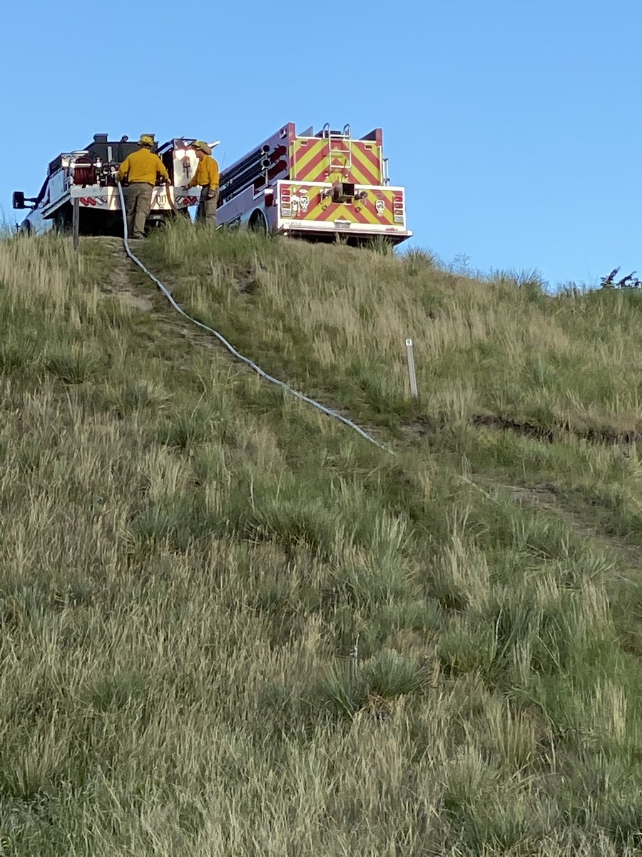 Jason3602's tweet image. Progressive hose lay training last night for Pierre Rural firefighters. Thanks to the Fort Pierre National Grasslands crew for instructing!