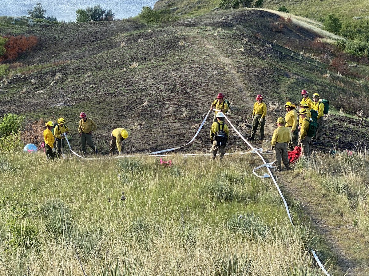 Jason3602's tweet image. Progressive hose lay training last night for Pierre Rural firefighters. Thanks to the Fort Pierre National Grasslands crew for instructing!
