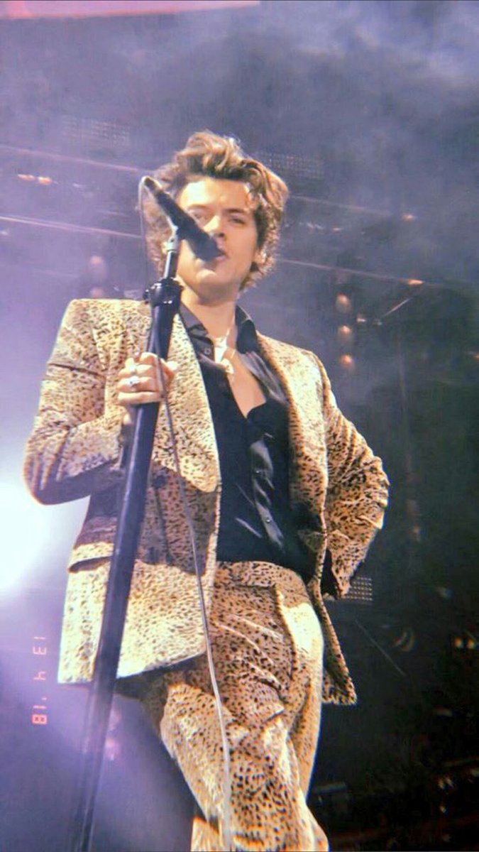 Thread: Harry Styles "The Kiwi Pose"