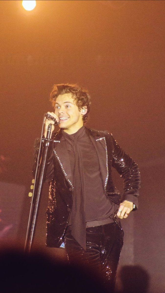 Thread: Harry Styles "The Kiwi Pose"