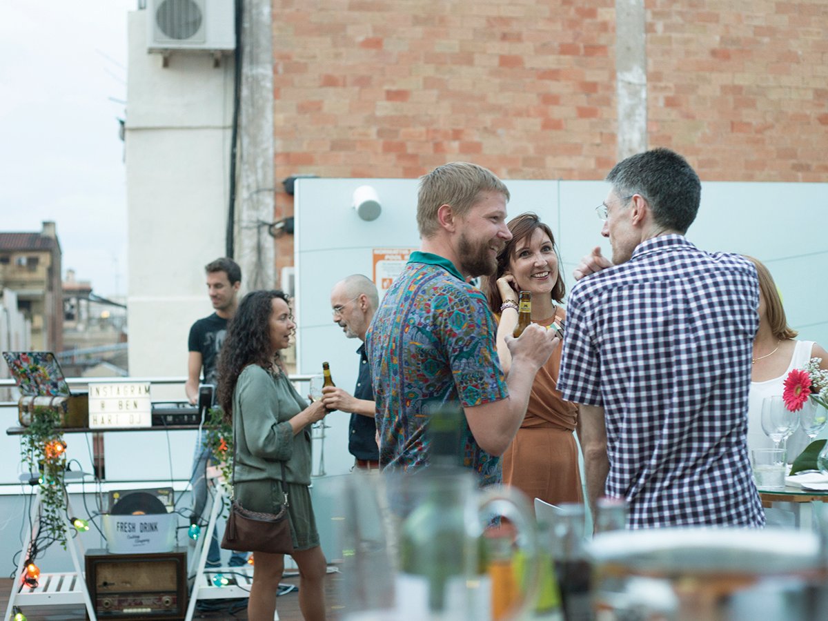PSHotels's tweet photo. ✨Recuerdos bonitos✨ Hoy recordamos los eventos de verano que organizábamos en #AkoSuite. Atardeceres en inmejorable compañía, deliciosa gastronomía, un entorno acogedor y buena música. ¡Deseamos que muy pronto, podamos volver a
disfrutar de estos momentos ❤!  #Barcelona https://t.co/mOTE7mIag4