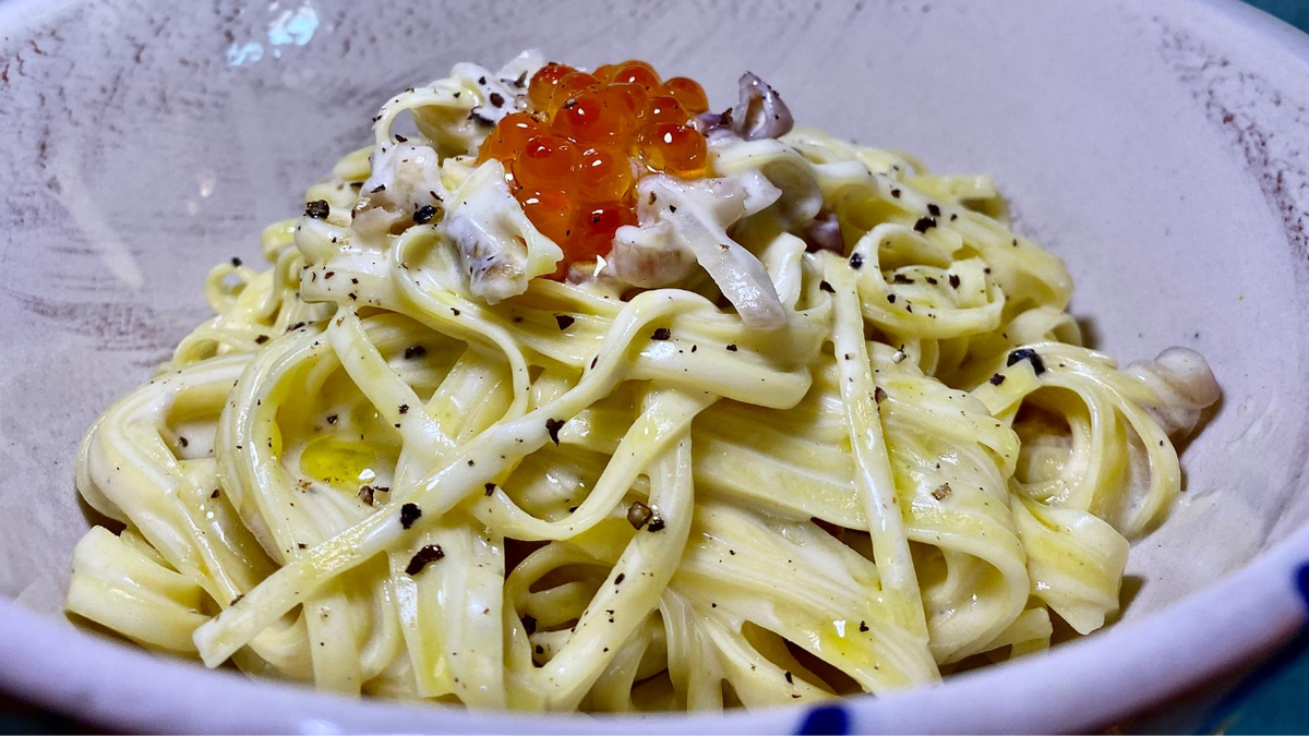 Colmado Singular (@colmadosingular) on Twitter photo ¡Pasta en 3 min! Linguine con amontillado, queso la Bigia i crème fraîche.
Salado, ácido, dulce… ¡Lo tiene todo!
Link a videoreceta: youtu.be/i7nEilioXB0
#ColmadoandFriends #RecetasFaciles #XimenezSpinola <a href="/XimenezSpinola/">XIMÉNEZ-SPÍNOLA</a> ¡Pasta en 3 min! Linguine con amontillado, queso la Bigia i crème fraîche.
Salado, ácido, dulce… ¡Lo tiene todo!
Link a videoreceta: youtu.be/i7nEilioXB0
#ColmadoandFriends #RecetasFaciles #XimenezSpinola <a href="/XimenezSpinola/">XIMÉNEZ-SPÍNOLA</a>