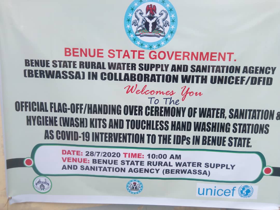FMWR_Nigeria's tweet photo. #FightCOVID19, #HappeningNow: BERWASSA MAKURDI Official Flag-off/Handing over Ceremony of #WASH Kits and #handwashing Stations as #COVID19Intervention to the IDPs in Benue State by Her Excellency, First Lady of Benue State, Dr. Eunice Orton.
@UNICEF_Nigeria
#berwassa https://t.co/W6IiSCqGRZ