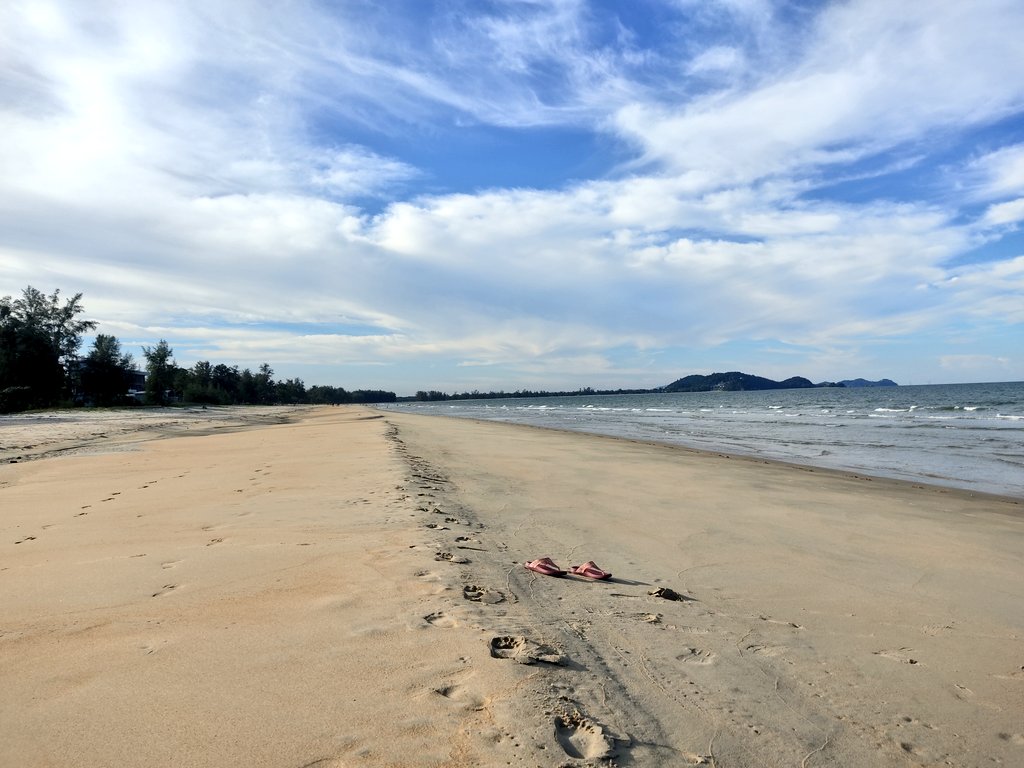 PrayForMalaysia on Twitter: "Persisiran Pantai Cherating pun dah cukup cantik. Jangan di tanya Pulau Ular lawa ke tidak https://t.co/DCmuoh9vaE" / Twitter