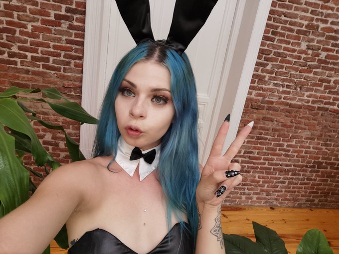 Watch Kuroha Suicide's leaked NSFW photo on TwXstars