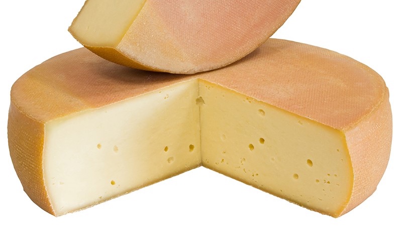 QuickesCheese's tweet image. BE ONE OF THE FIRST TO TASTE PIONEERING ALPENCHEDDAR ✨ Our first batch of this truly outstanding hybrid cheese is available now for you to try. This is a small batch cheese with a limited stock so don’t miss out – order yours today! Shop here: bit.ly/2BCgviL