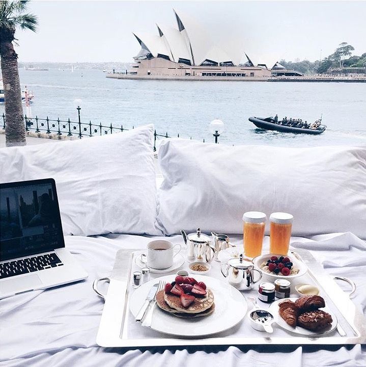 How would you like waking up to this in 📍Sydney, Australia 🇦🇺 🌤
#sydney #australia #breakfastwithaview #breakfastinsydney #breakfast #travel #beautifulplaces #wonderfulplaces #amazingplaces #travelblogger 
#travelphoto #wanderlust #travelpic #travelphotography #trip #travellife