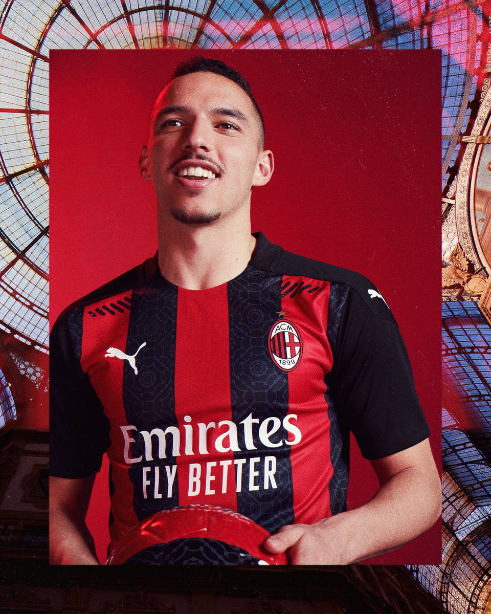 New home kit 📸 #ForzaMilan