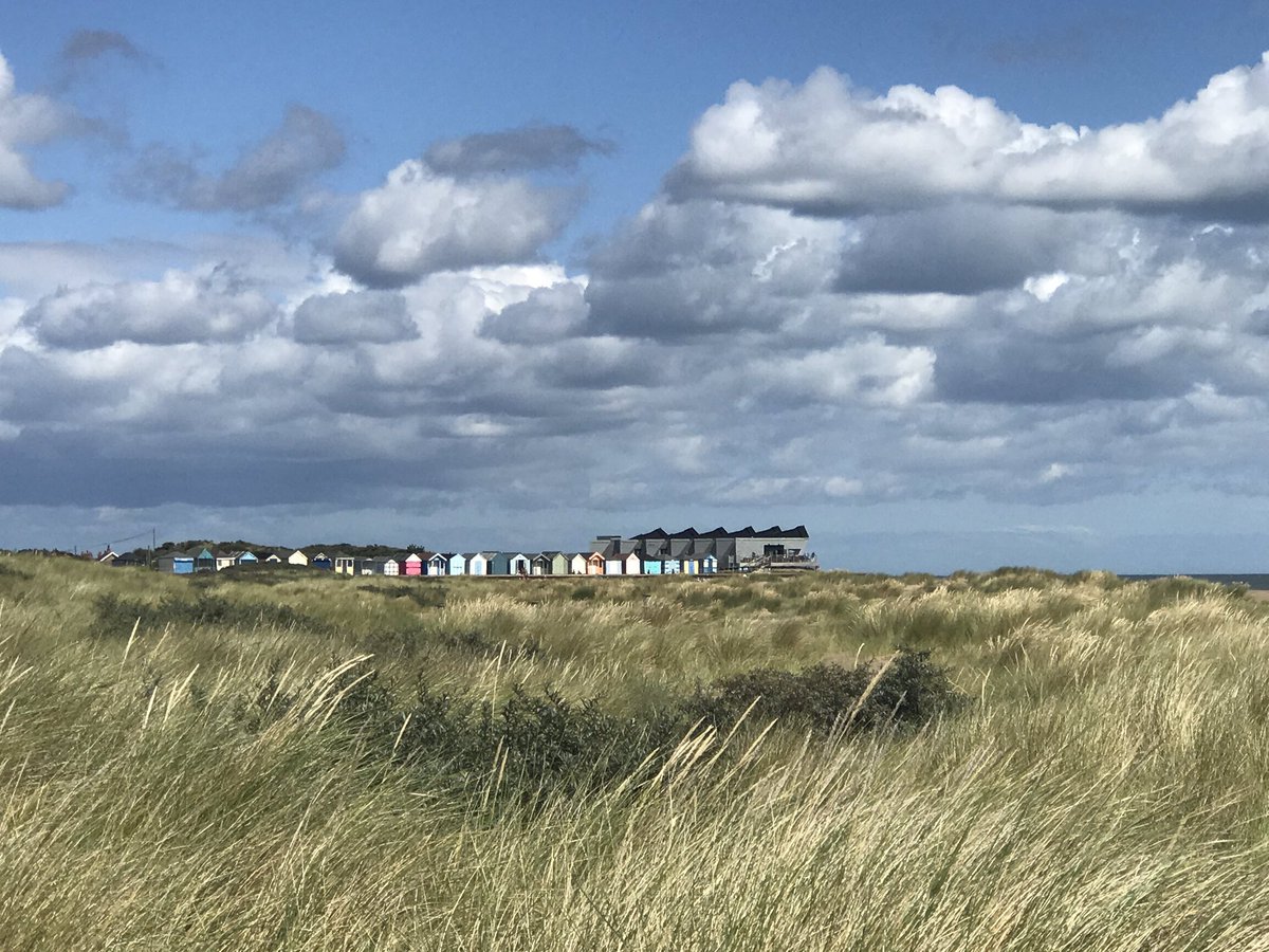 randombird82's tweet photo. #chapelpoint #bbclincolnshire #beachhuts https://t.co/Ru36jwTtVs