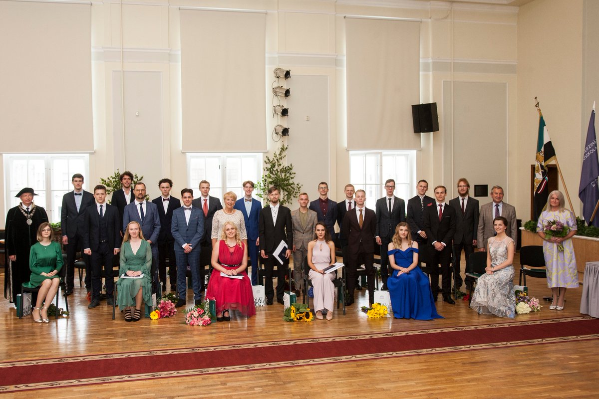 RTU inženierzinātņu vidusskolu absolvējuši 24 gudri, talantīgi, uzņēmīgi, enerģiski un ļoti motivēti jaunieši! 🥳
Vairāk par izlaidumu lasi ej.uz/Izlaidums_2020.