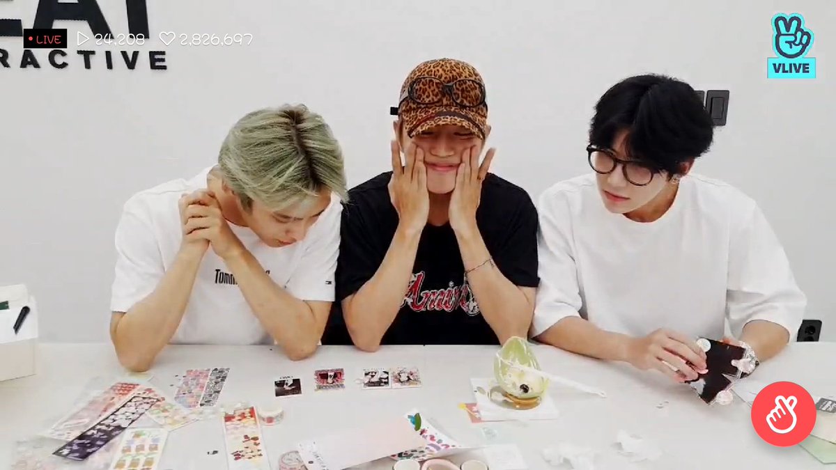 Lighthouse94602's tweet photo. 搓臉可愛
 #ACE #에이스 #에이스_폴꾸again #폴꾸 https://t.co/MFjy70MWDi