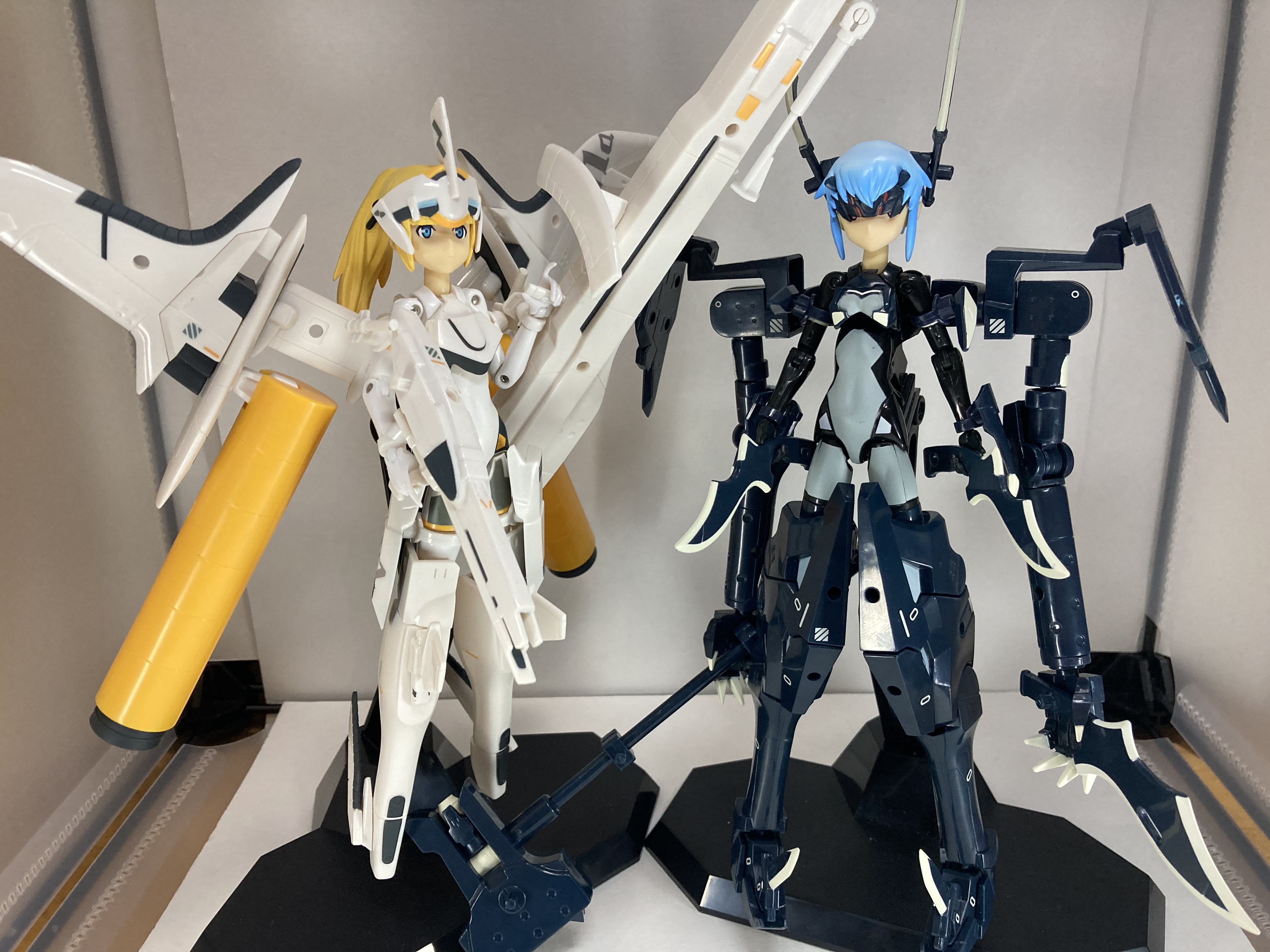 ゼロライン2号機 前回のアーンヴァル トランシェ2と並べて 素体 武装 アプデ版 Mk 2 とは別の形で多彩で初代独特の楽しさがあります うちにある天使型 悪魔型全部並べた図も Mk 2との比較は ちょっと考えますね 武装神姫 T Co