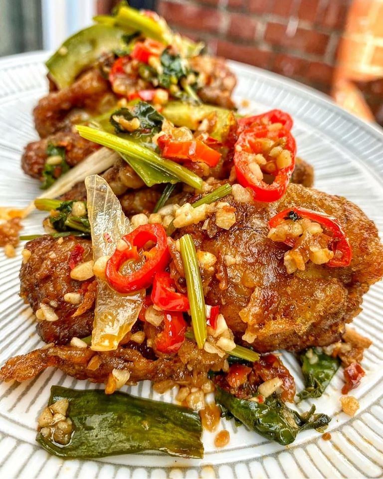 Salt And Chilli Chicken Wings at <a href="/ChungYingRest/">Chung Ying Cantonese</a> 🤤💥💯

📷 <a href="/thefatfoodieuk/">The Fat Foodie UK</a>