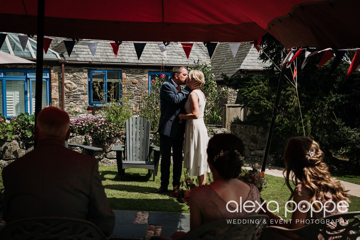 AlexaPoppe's tweet photo. What a day! First #wedding back and at the stunning @lowerbarns with Sam &amp; Andy! A small preview on my blog:https://t.co/H5pgDeFlM8 https://t.co/TgYS6nrbSl