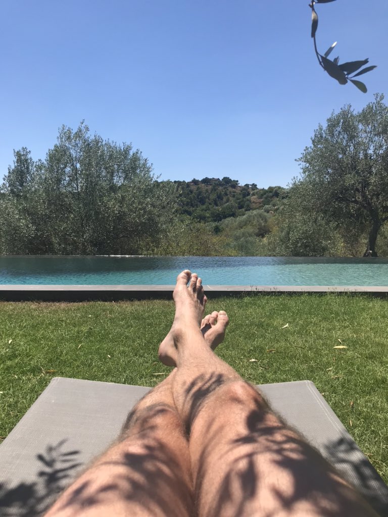 JonM32's tweet image. Gott att lyssna på @TuttoBalutto på Sicilien och vänta in Napolis match ikväll.