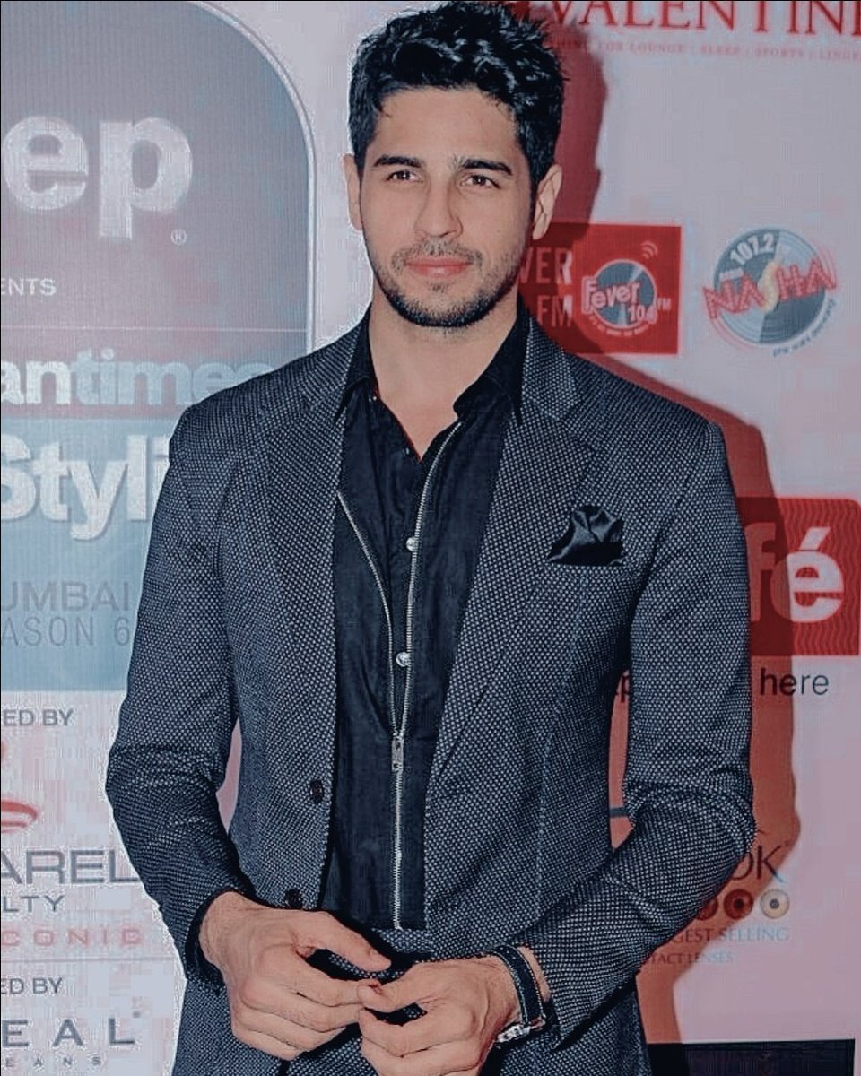 #SidharthMalhotra helped a village affected by Cyclone Nisarga..He proved once again that he is real Gentleman of Bollywood..love n respect for @SidMalhotra #CycloneNisarga