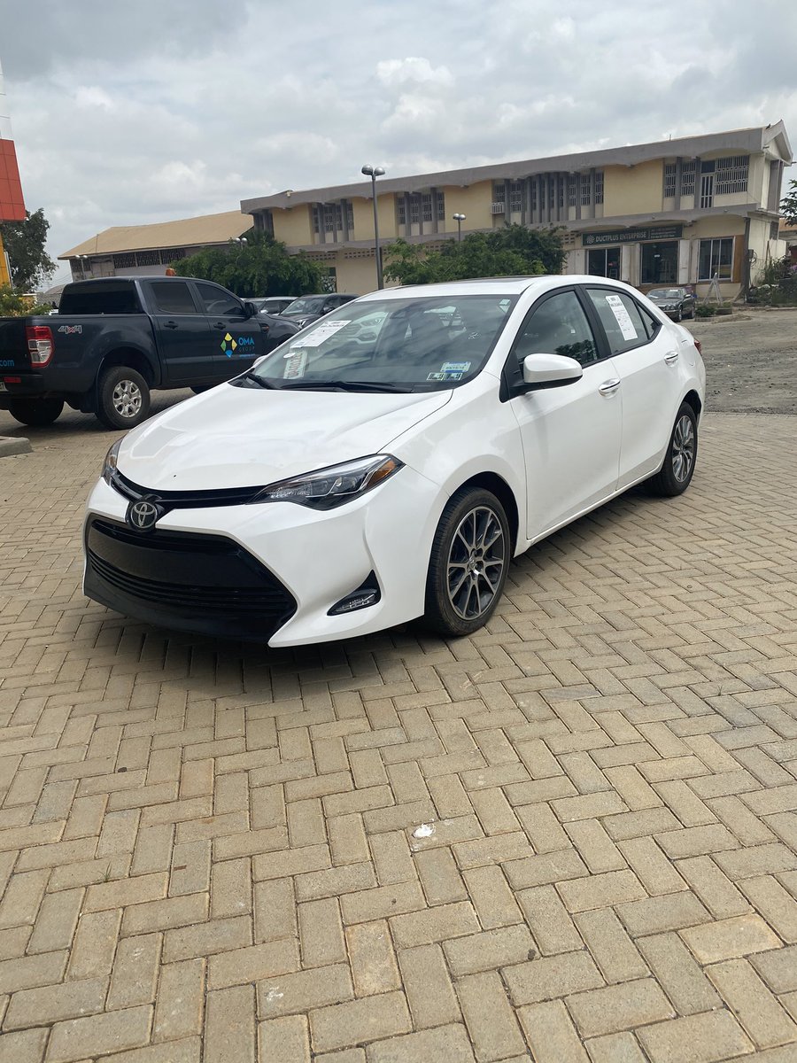 JulianBaafi's tweet photo. 2017 TOYOTA COROLLA XLE. Keyless entry, Sunroof, Full leatherette interior ,ODO 27,598 available @MicrosamghS . No long talk just bring 74k.# 0546918560 @Mr_brodaman @cars_don @flipmode555 @rees_kelly1 @FrankDoe101 https://t.co/w5wH8CvyI1