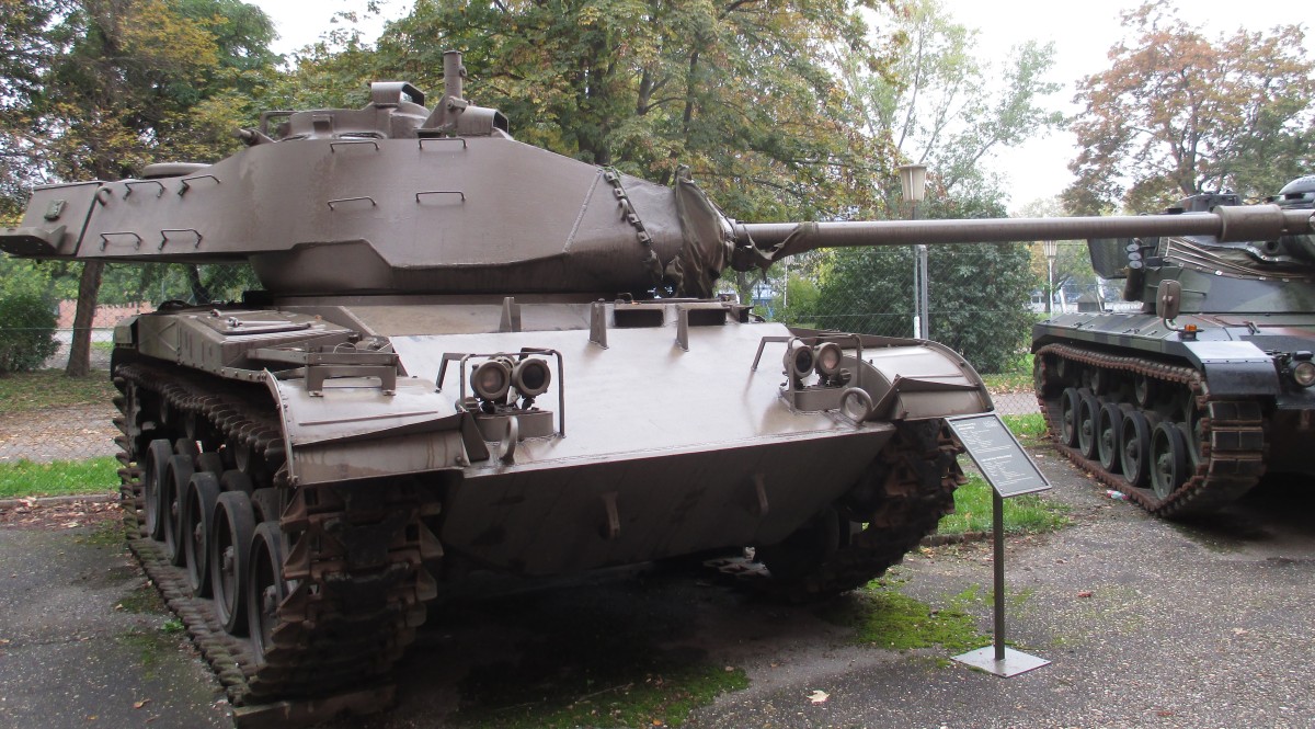 ふるぶらいと 近所の戦車を展示してある博物館が再開したって言うので見に行って来たらwotをやりたくなった てかパットン T 37 センチュリオン Amx13が同時に見れるのは多分ここだけなんじゃないかな マジでwotの車庫みたいになってる これは昔撮った
