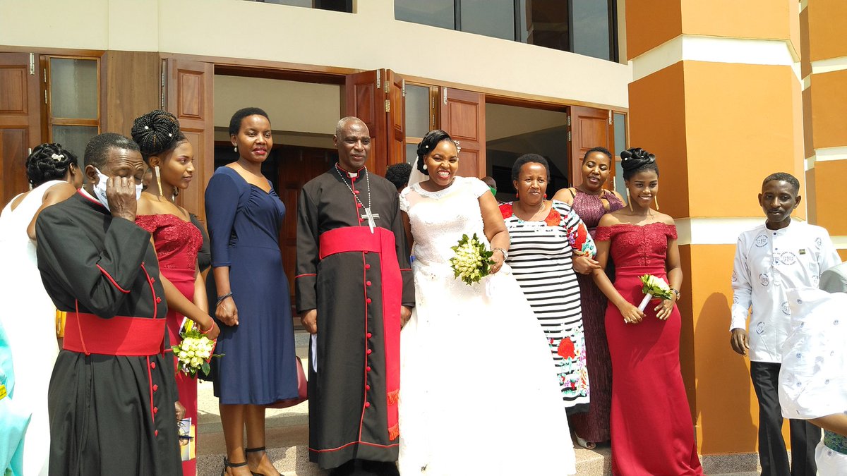GideonBByamugi1's tweet photo. We bless God for this : He has brought us this far. Silver Jubilee celebration. GOD BLESS YOU ALL. #LetscelebrateMarriage
#25YearsofHIVPositiveMarriage #PositiveWitness #Positiveliving #PositivePrevention https://t.co/YMo5H0oyl0