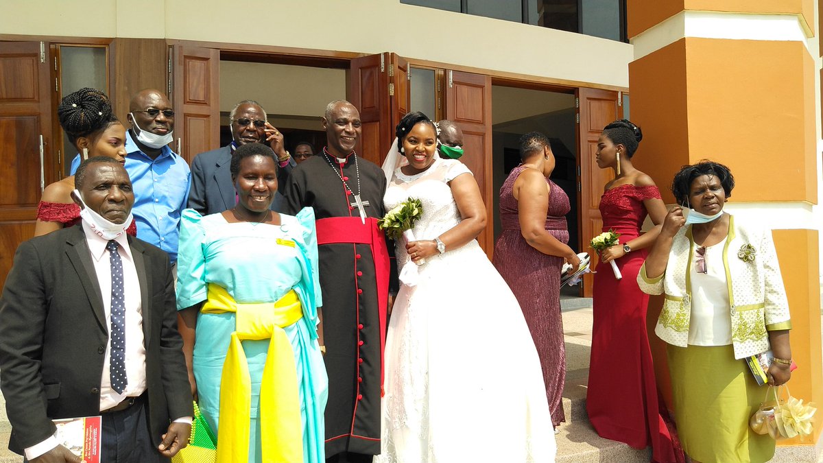 GideonBByamugi1's tweet photo. We bless God for this : He has brought us this far. Silver Jubilee celebration. GOD BLESS YOU ALL. #LetscelebrateMarriage
#25YearsofHIVPositiveMarriage #PositiveWitness #Positiveliving #PositivePrevention https://t.co/YMo5H0oyl0