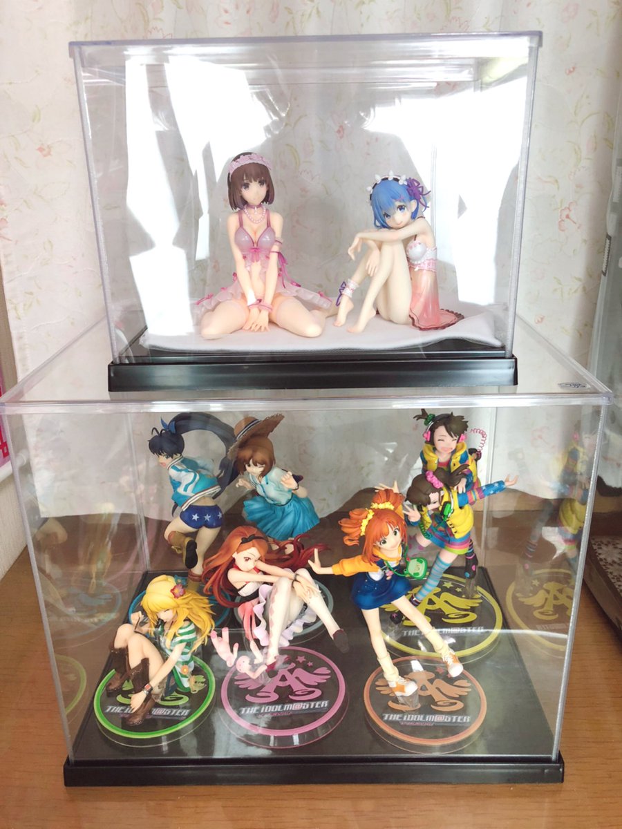 私の部屋の美少女フィギュア達🥰ホームセンターで売っている段の幅を