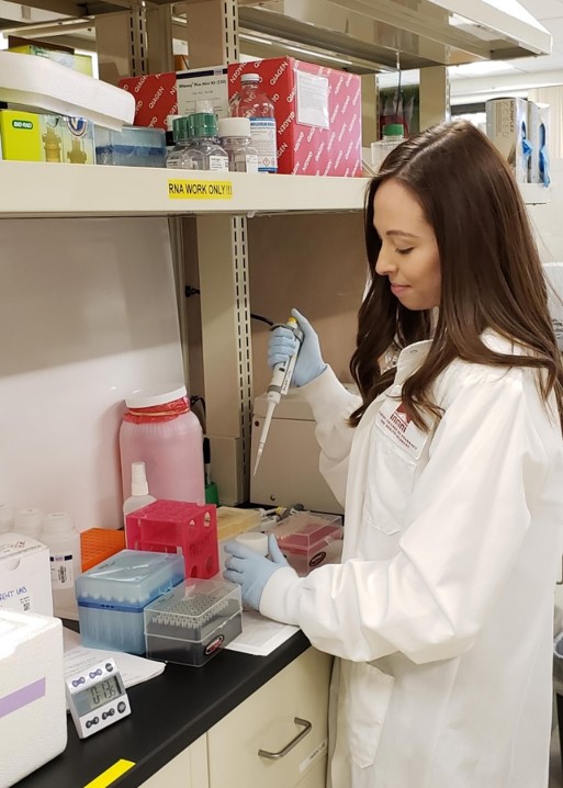 ACPHSMicro's tweet photo. Congrats to M.S. Molecular Biosciences student, Brittany Vojnar for an amazing thesis defense! Brittany has joined Regeneron Pharmaceuticals utilizing the skills acquired during her degree. We wish her the best for the next phase of her life! #acphs #acphsmicro #microbiology https://t.co/eYd06PMn6w