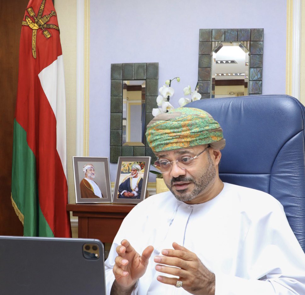 Excellent dialogue with Italian Deputy Foreign Minister @marinasereni. Discussed #Oman #Italy bilateral relations and cooperation as well as regional and global matters of concern including support for multilateral efforts to combat #COVID_19 https://t.co/WGC0KpR9EH