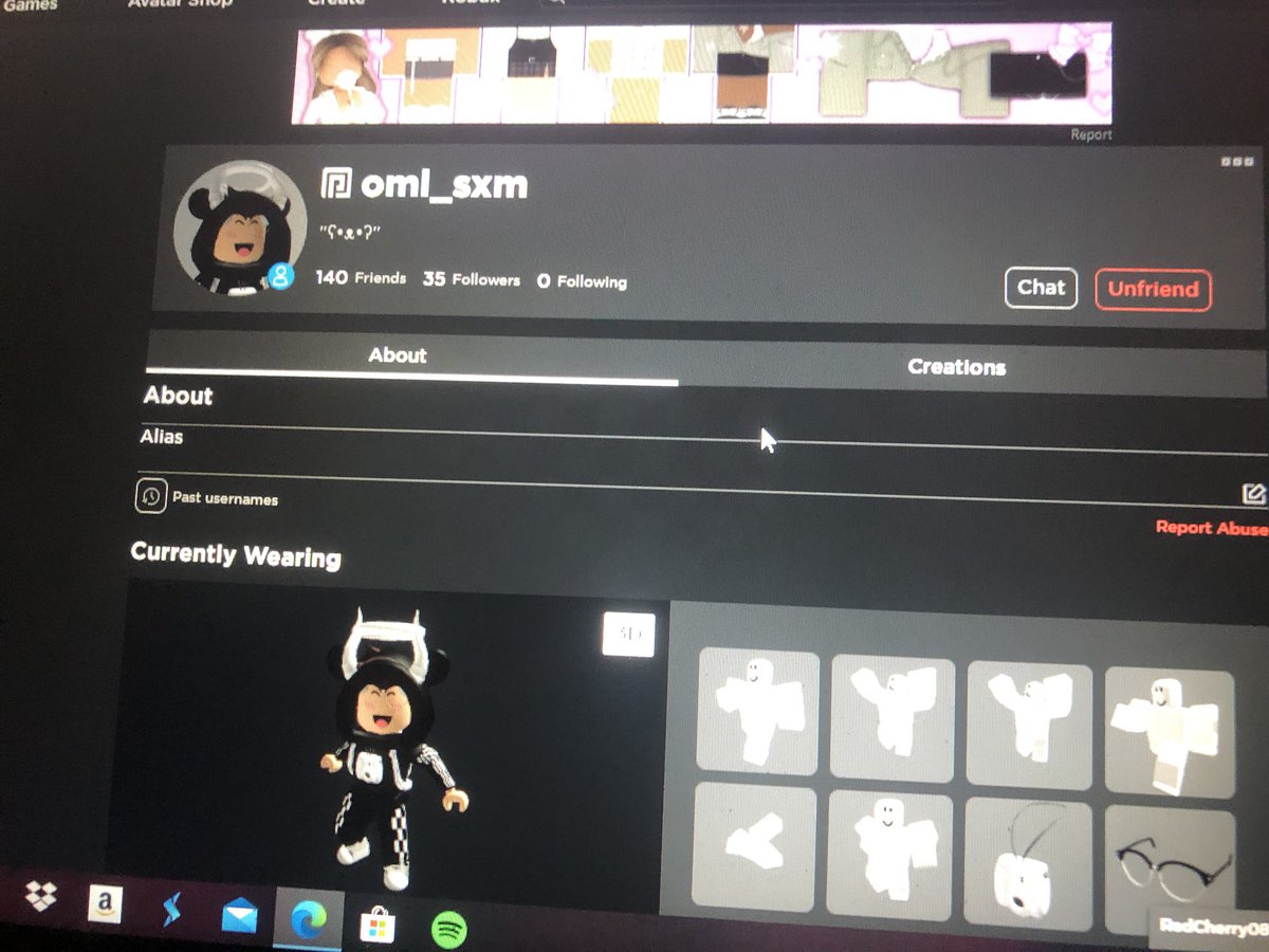 grungiz's tweet photo. DO NOT TRUST @omq_sxm
THEY JUST SCAMMED ME OUT OF MY SSHF AND I AM SHAKING— I AM NOT EVEN SURPRISED BUT I AM SHAKING, THEY UNFRIENDED ME AFTER THE LAST FEW TWITTER MESSAGES, THEY PROMISED TO GIVE IT BACK IF I GAVE 1k ROBUX BACK, DM ME FOR MORE PROOF! SPREAD THE WORD AROUND https://t.co/gFMY3jkxub