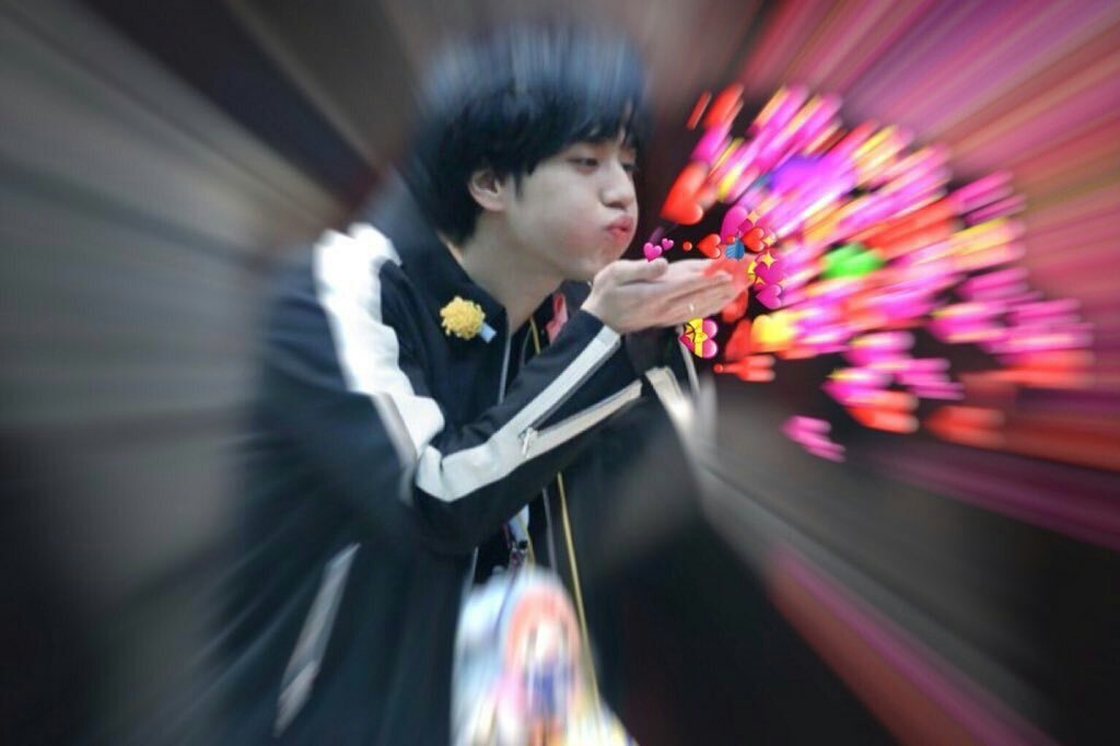 hearts!!  #ExaGOT7  #ExaBFF #GOT7  @GOT7Official