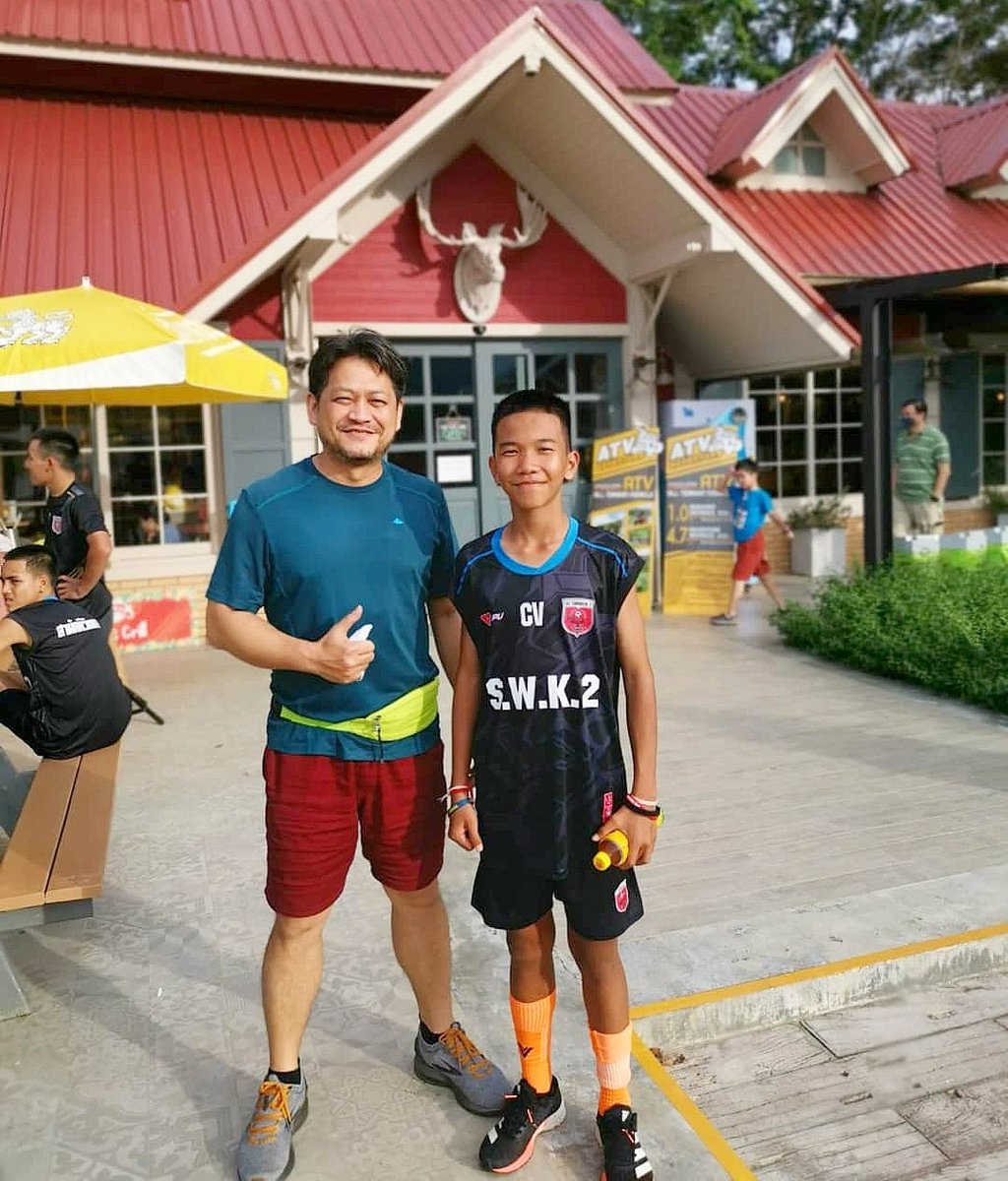 13ThamluangFC's tweet photo. จากเฟซพี่กบ Thai Pbs
เฮ้ยยย...เต่าน้อย​🐢 สูงใหญ่ขนาดนี้แล้ววววว...😀

นักบอลรุ่น​ 14​ โรงเรียนข้างบ้าน
Cr. Santi Chang
#โค้ชเอก https://t.co/9ZIsCrNdIK