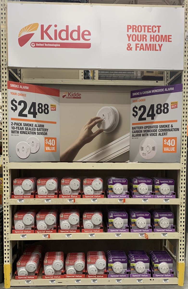 JeffRamasami's tweet photo. Q3 Endcap #1 set! #Store6852 #LetsDoThis https://t.co/ULSk1scEiO