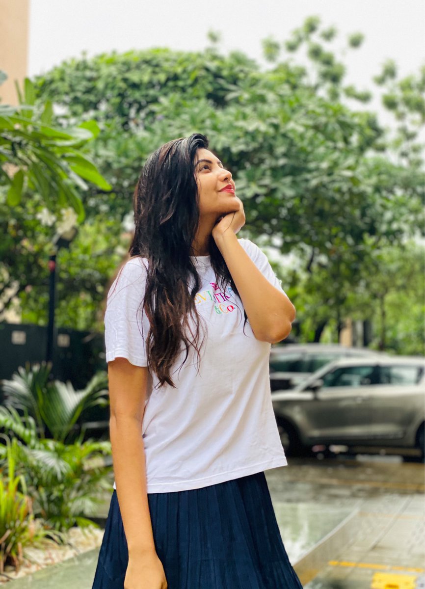 AthulyaOfficial's tweet photo. Little droplets of happiness ❤️❤️ #rainyday #rain #loveweather💕 #breezy https://t.co/pzifZakACY