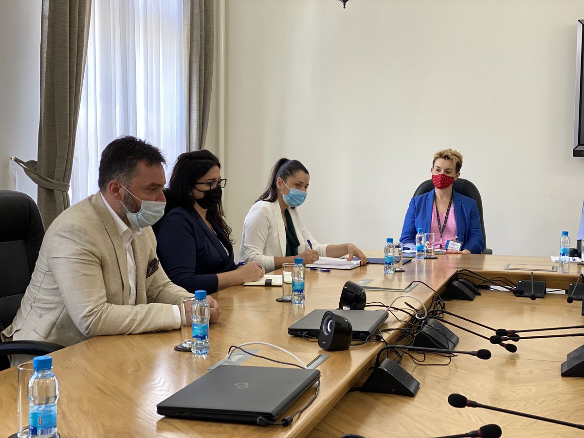StasaKosarac's tweet photo. Danas sam razgovarao sa timom českih eksperata oko prioriteta u okviru projekta #EU4Agri,koji implementiraju @UNDPBiH i #CZDA uz finansijsku potporu @eubih. Ovaj projekat je izuzetno koristan jer će mnogi poljoprivrednici imati priliku da konkurišu za bespovratna sredstva. https://t.co/LIaIsgbb1w