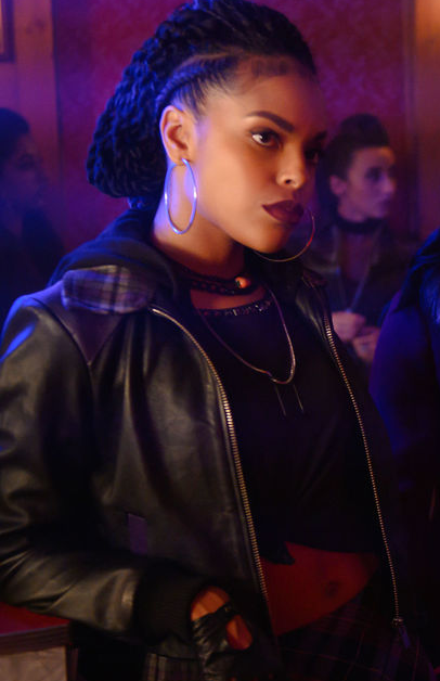 #Riverdale | Bernadette Beck sobre como foi tratada:

“Nunca tive muito enredo ou desenvolvimento de personagem. Fui, sem motivo, retratada sob uma luz muito negativa e pouco atraente. Eu sinto que estava lá apenas para cumprir uma cota de diversidade."