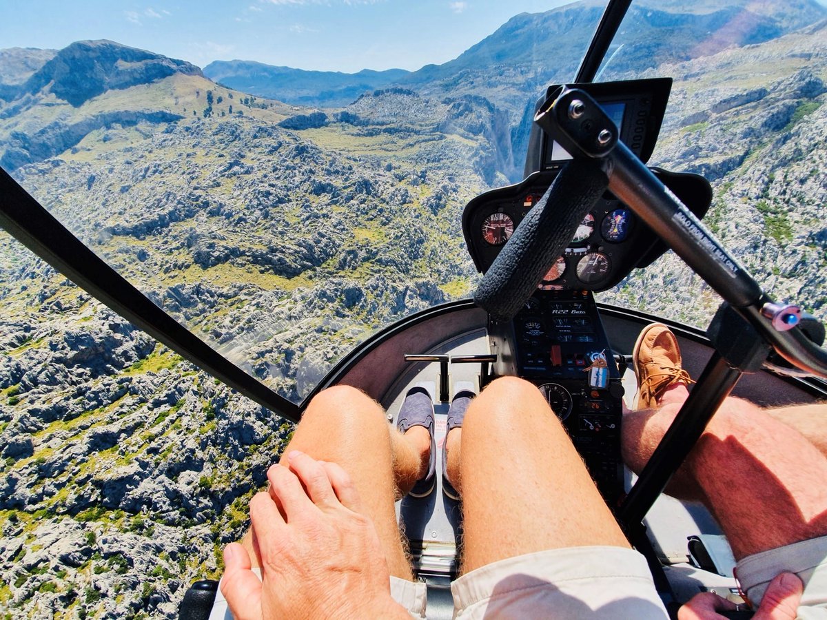 TheHeliCentre's tweet photo. Port Soller, Sa Calobra, hairy legs, knobbly knees - we do spoil you on our social media feed 🦵🤣
Fancy booking a sightseeing tour? A trial lesson? A full Private or Commercial Pilot Licence course? Get in touch.
#PPLH #CPLH #Mallorca #helicopter #Aviation #Flying https://t.co/9yv0XUnYnT