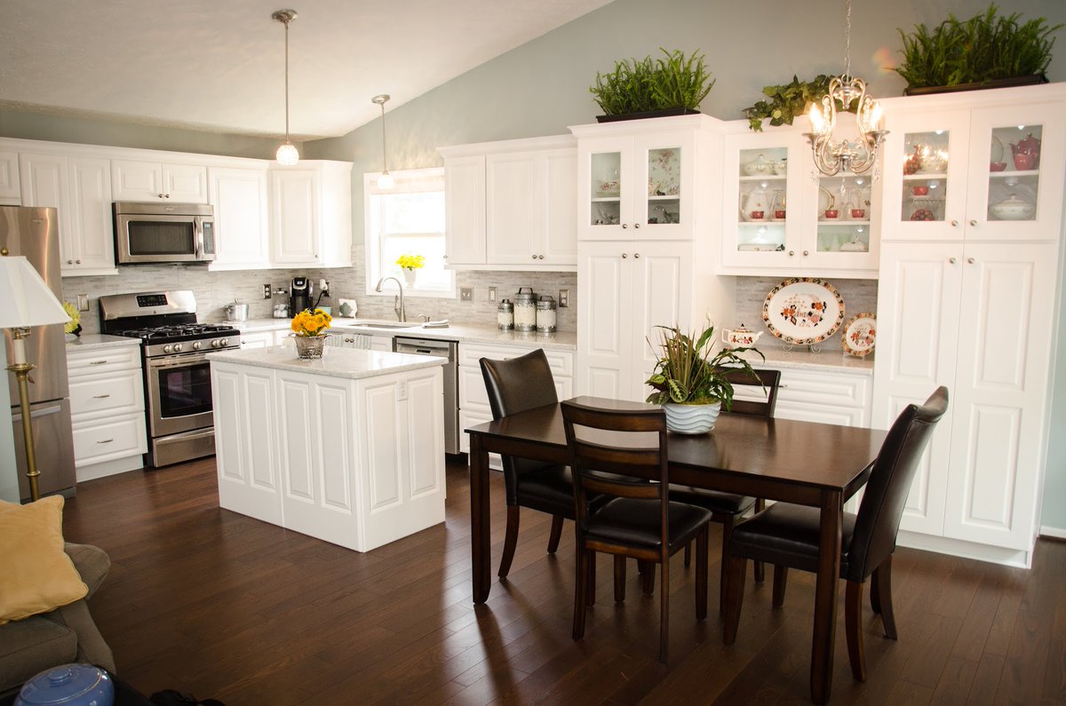 All_In_OneKB's tweet photo. Having an open kitchen introduces a great social life with the family - all can participate in preparing food, cooking, and of course, eating! π₯πΈπ½π₯£ #AllInOneKitchenAndBath #AIOKBNation #KitchenIdeas #FreeQuote https://t.co/KbVQJezauz
