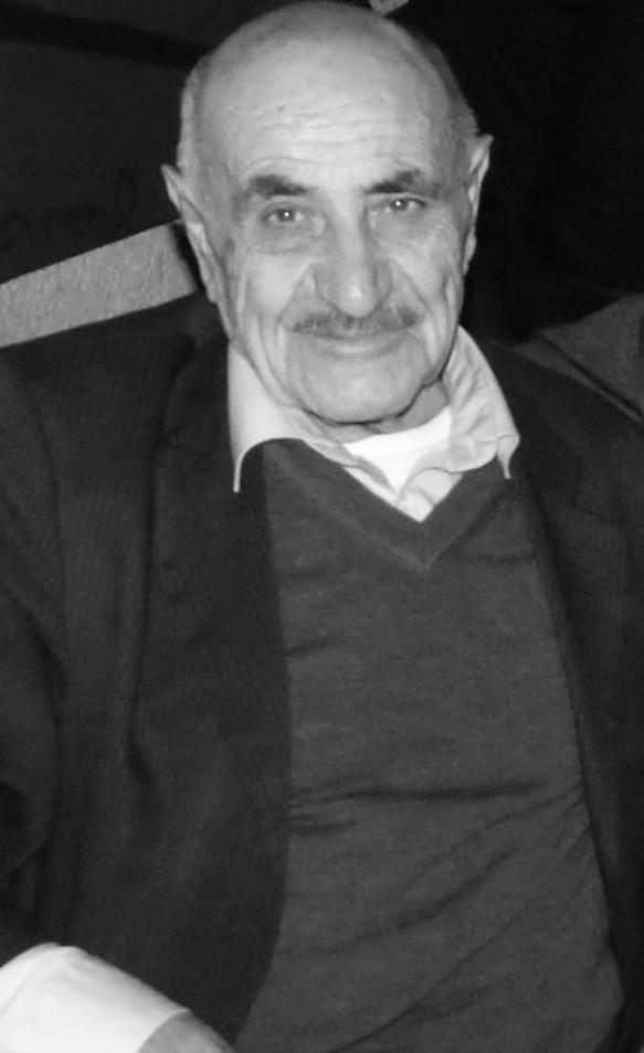 BAKMde's tweet photo. *TAZİYE*

değerli büyüğümüz *Ali Düzgün Hakk'a göçmüştür.*

Merhum *Ali Düzgün* canımızın devr-i daim, menzili ışık ve mekanı nur olsun.
Başta ailesi olmak üzere, tüm sevenlerine başsağlığı ve sabırlar dileriz.

*Taziye yarın, çarşamba 29.07.2020...

https://t.co/8mVzGGneZZ https://t.co/ivAdo4q10i