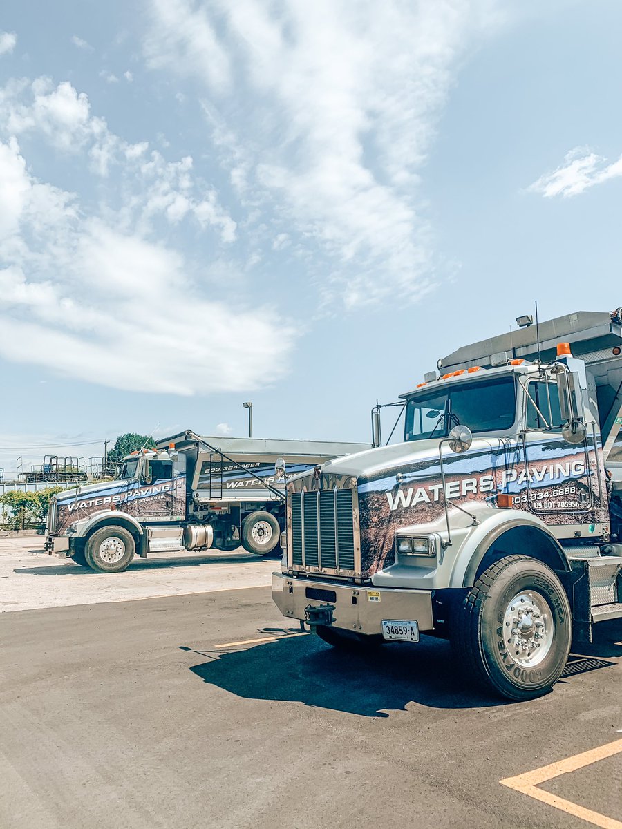 WatersConstruc1's tweet photo. Office and Equipment looking real nice today 🥶

Our office on Bostwick Ave 
Cherry Street Yard 
Bridgeport, CT 

#paving #pavement #construction #roadwork #ctpaving #ctconstruction #waterspaving #watersconstruction #pavingequipment #sitework #constructionequipment #asphalt https://t.co/ZvsZ0LfXOO