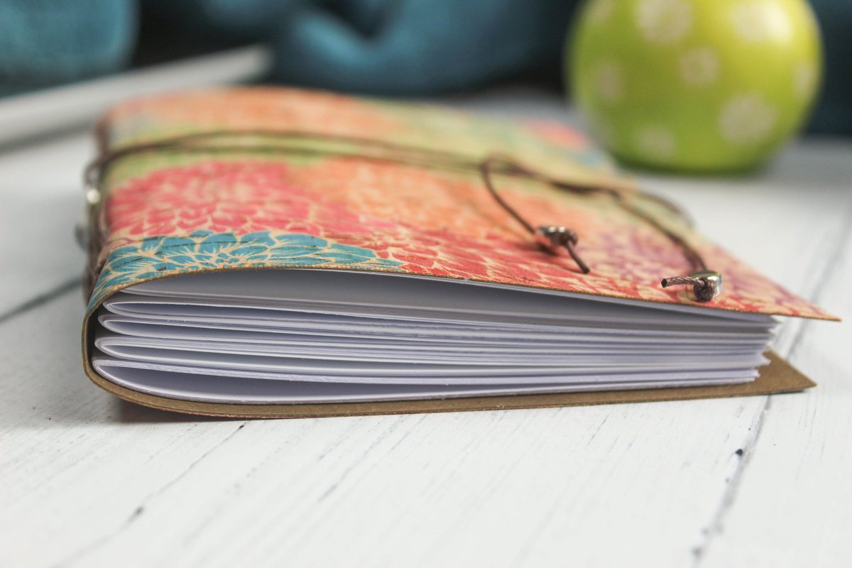 RoopDoopD's tweet photo. A6 Faux Leather Chrysanthemum Cork Notebook. Eco Friendly Journal https://t.co/NO1TNBXU4m #Etsy #ChickenPink #HandbagFriendly https://t.co/XGhKu2z6zL
