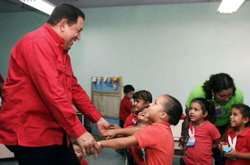 dcabellor's tweet photo. Feliz Cumpleaños Mi Comandante! Hoy tu recuerdo y tu presencia se desbordan en cada esquina de nuestra patria. Te llevamos con nosotros en lo más profundo del alma! Seguimos leales a tus enseñanzas, tu fuerza, el amor por tu pueblo y tu espíritu. Nosotros Venceremos!! https://t.co/Bxg7v0k16e