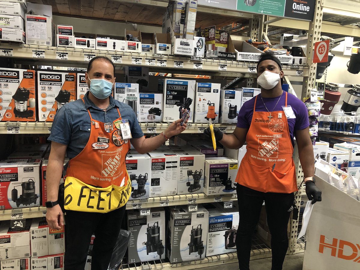 tavarez_f's tweet photo. I scream, you scream, 2665 screams for ice cream! Keeping it cool @WestRoxHD2665 on this hot day!! 🍦😁 @2665Asds  @YeelayS  @KJChamberland  @BrendaKearney4 https://t.co/PipCkTQbIQ