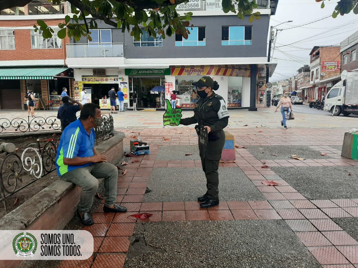 PoliciaCmarca's tweet photo. En el municipio El Colegio, con #ProtecciónInfancia adelantamos actividades de prevención en el parque principal, sensibilizando a la comunidad en general, para prevenir y mitigar todo tipo de violencia. #CeroViolencia https://t.co/hrU0zEmI7Q