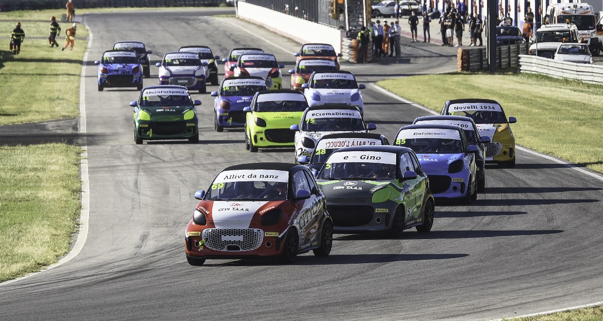 Al Young - thesmartclub 🏁 on X: It was the debut by CityCar Bari driving  to victory in the inaugural smart EQ fortwo e-cup race at Magione, Italy  with Francesco Savoia behind