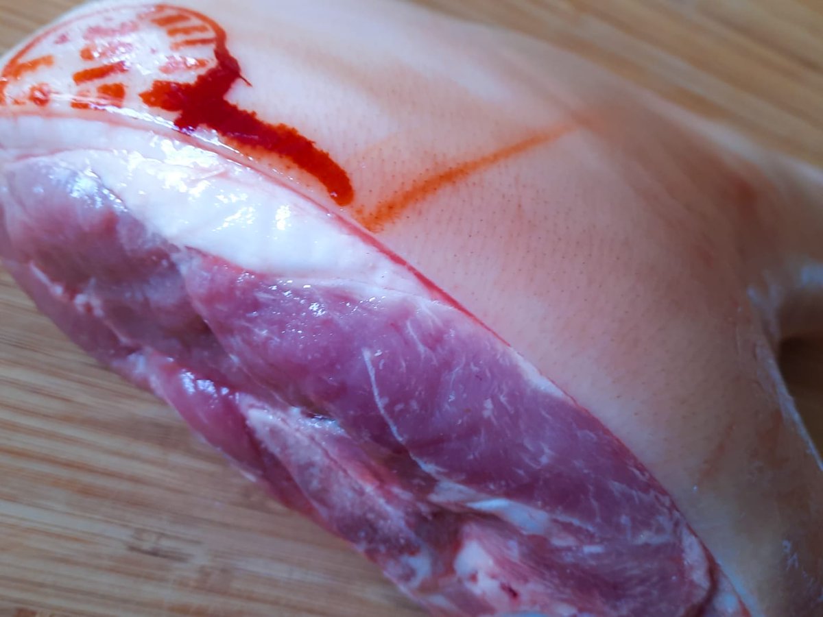 miju_irl's tweet photo. Going to turn this beautiful shoulder into some #bbq pulled pork. Im #cooking live with ingredients from my #garden. Especially for all you #food loving #foodie people out there.

Come join me on #Twitch @ ( https://t.co/uWkLNMFXxb https://t.co/vDZub8K2ur