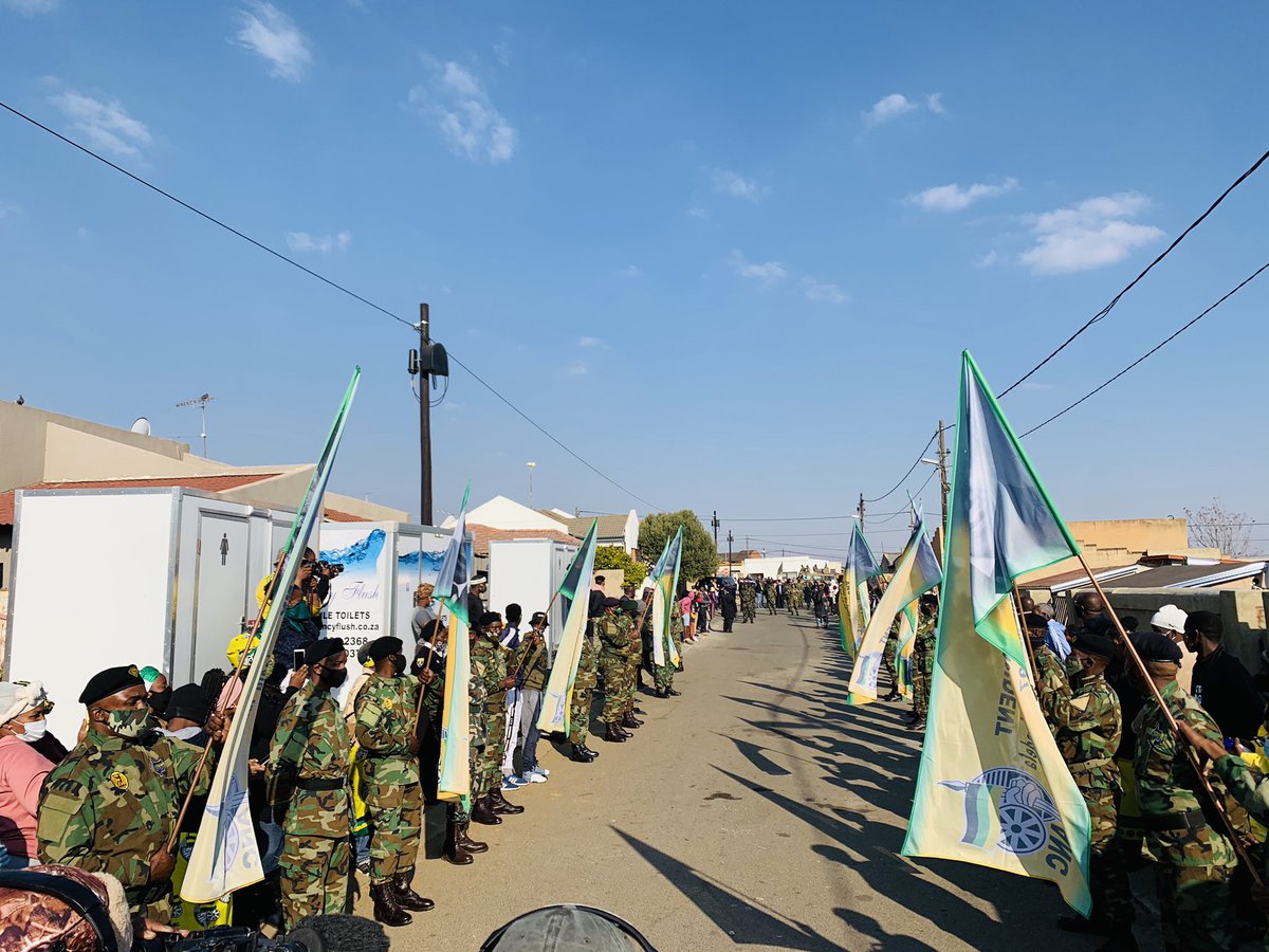 MbalulaFikile's tweet photo. Led by the TG, Cde Paul Mashatile today, we join the Mlangeni family as they welcome home the body of Isithwalandwe/Seaparankwe Ntate Andrew Mlangeni. https://t.co/efswdOc9FY