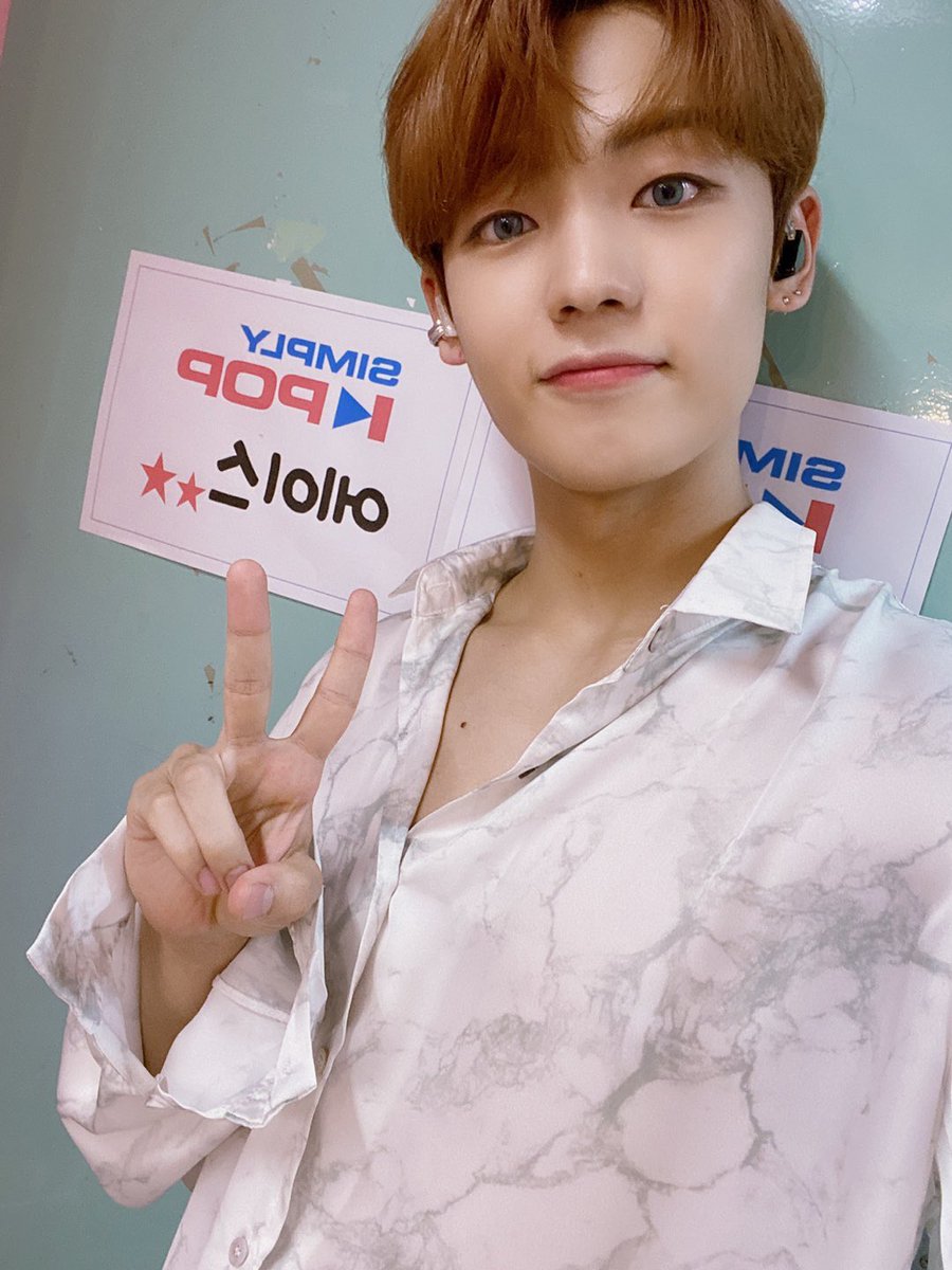 star_light_jun's tweet photo. @1ee_Jun_Yxxng
모두 같이 외출이에요!
UNB는 영원! いぇい!
#UNBJUN #UNBCHAN https://t.co/2SUkksoKRH