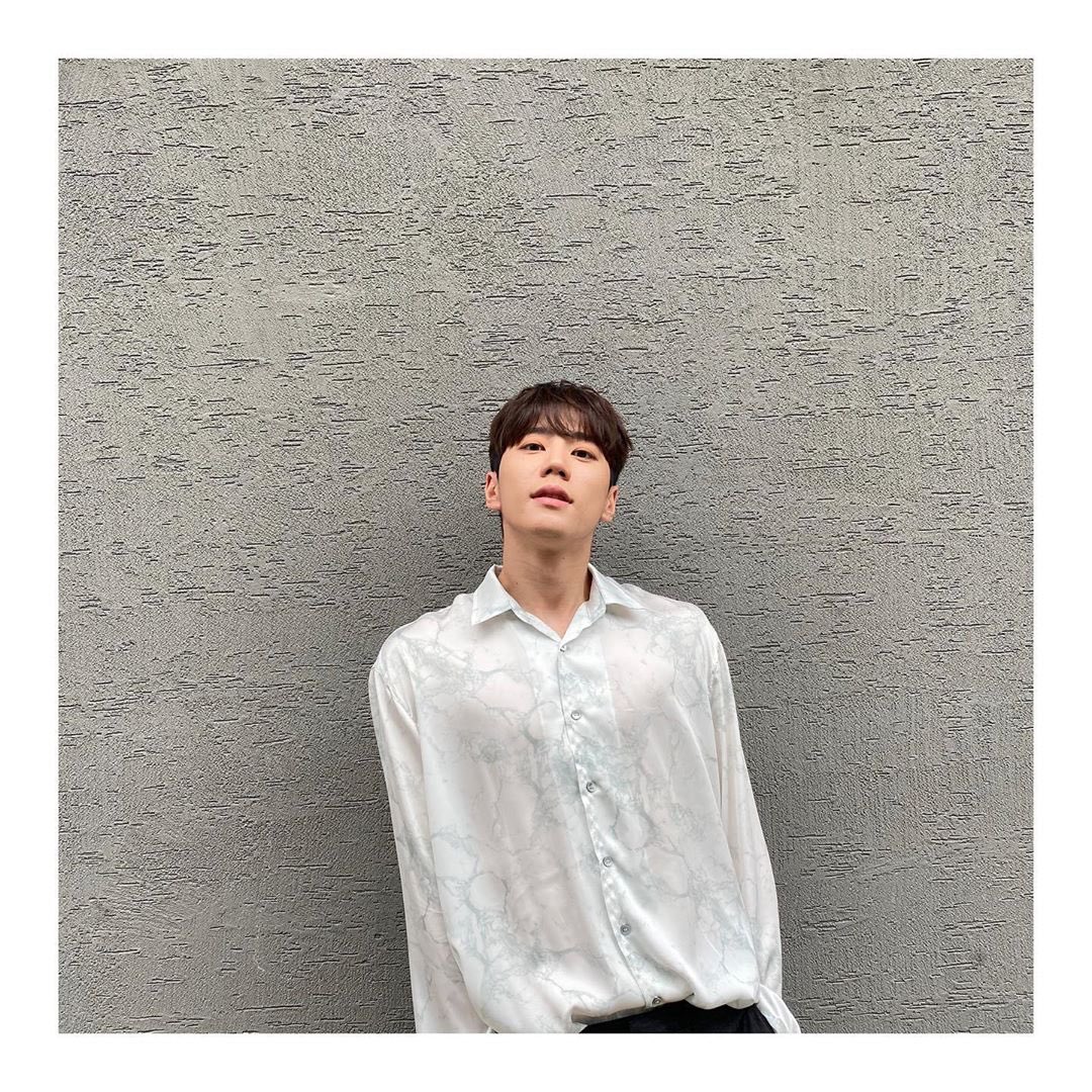 star_light_jun's tweet photo. @1ee_Jun_Yxxng
모두 같이 외출이에요!
UNB는 영원! いぇい!
#UNBJUN #UNBCHAN https://t.co/2SUkksoKRH