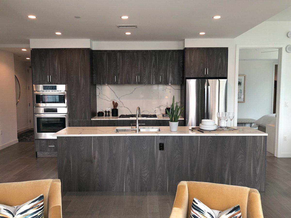 benwegmann's tweet image. Apartment goals?

Watch the full tour now on my Instagram story! 👀 IG: Benwegmann